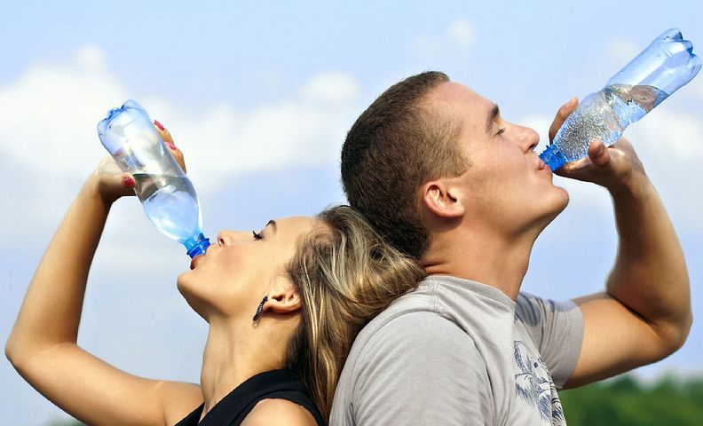 Bien s’hydrater pour mincir et être en forme