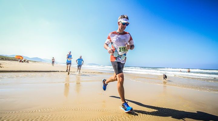 Quelle alimentation pour bien préparer son triathlon ?